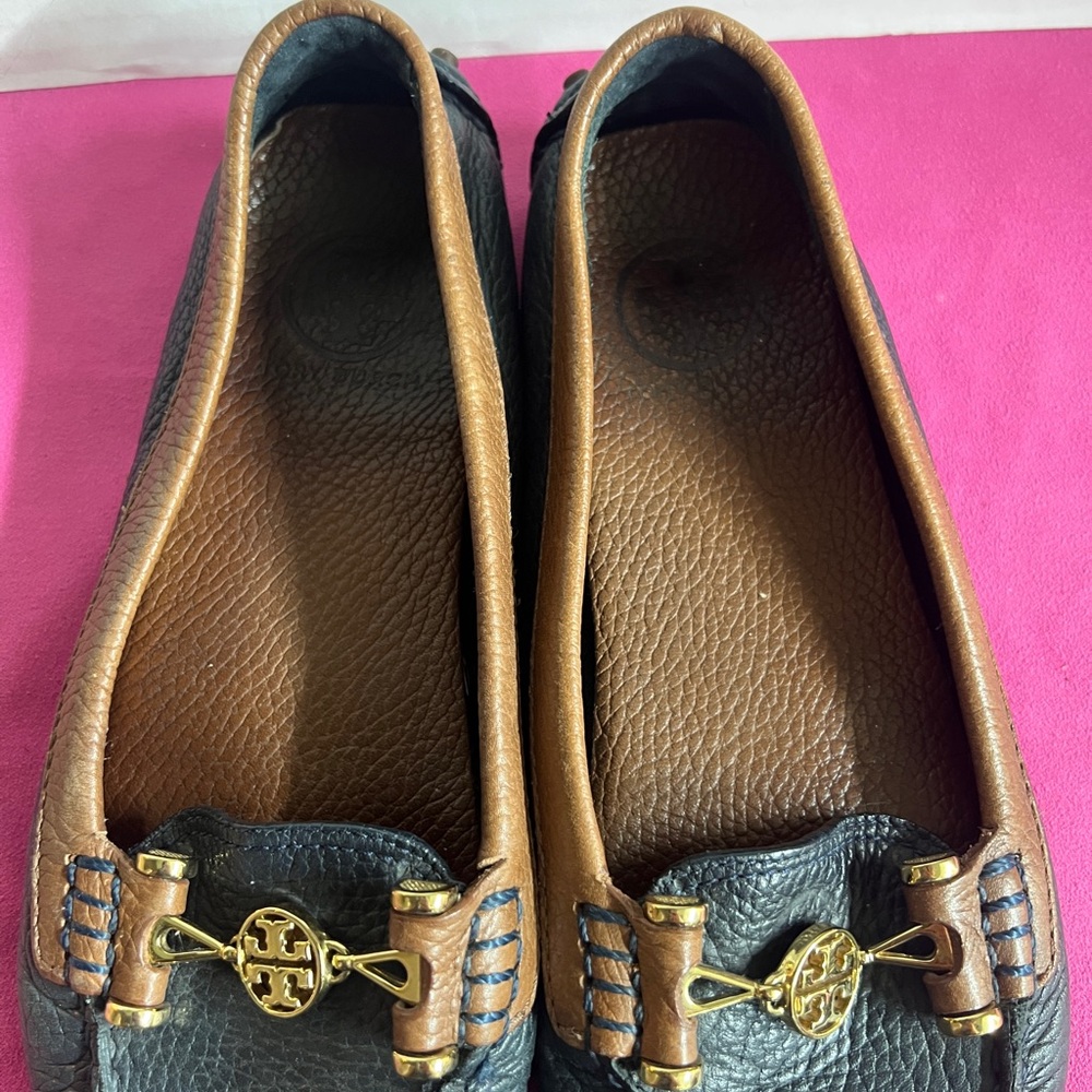 Tory Burch 8 black and brown leather driving loafers - Picture 6 of 7